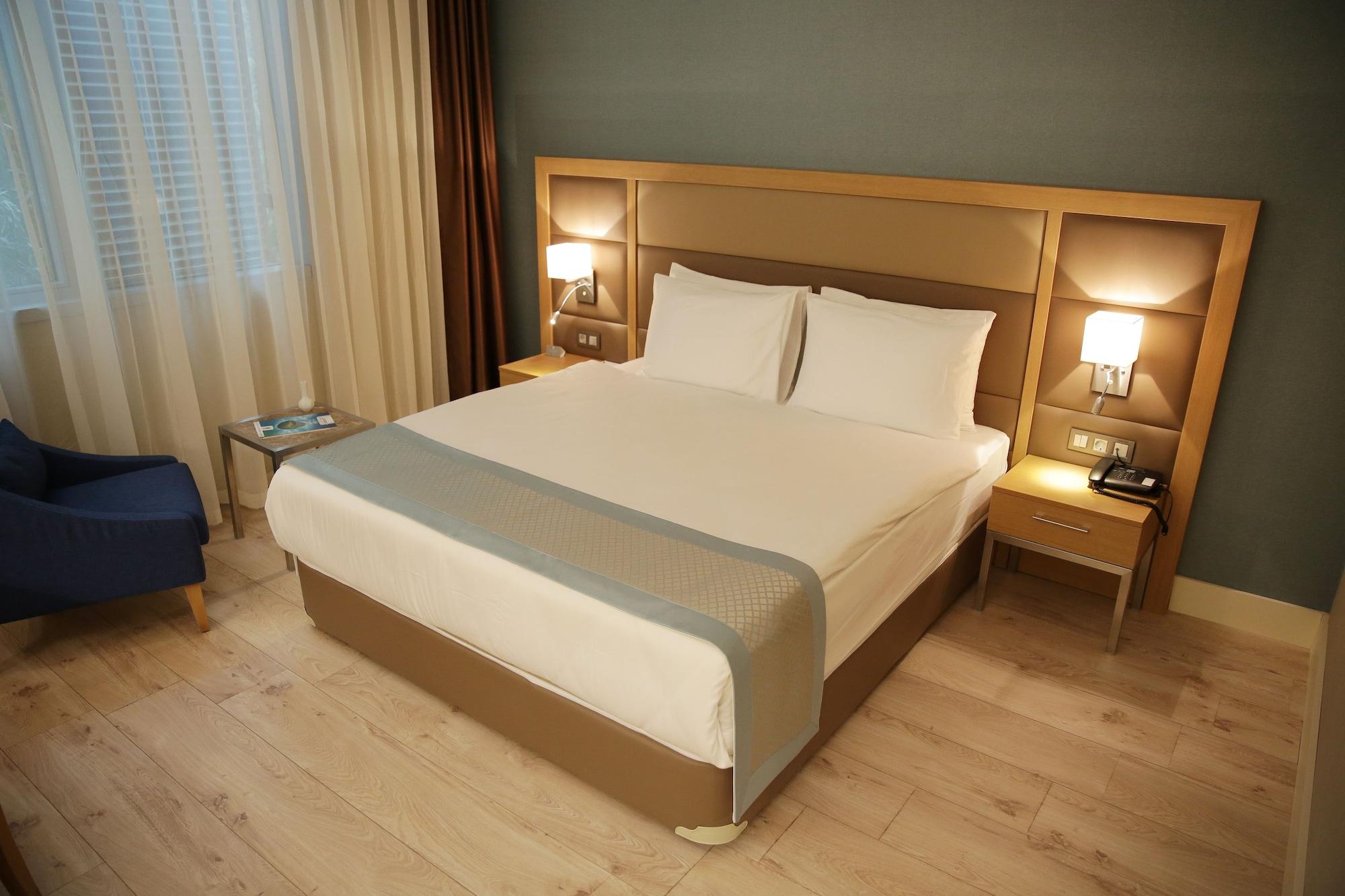 Otel The 4*